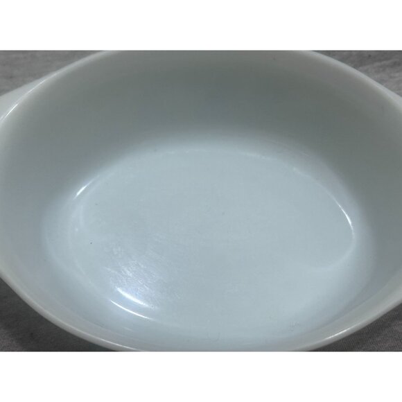 Vintage Homestead Tan and Blue Pyrex Bowl 1.5 Quart Casserole Bowl Double Spout - Picture 2 of 5